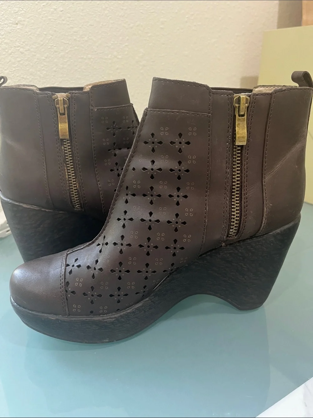 Jambu Leather Boots size 8